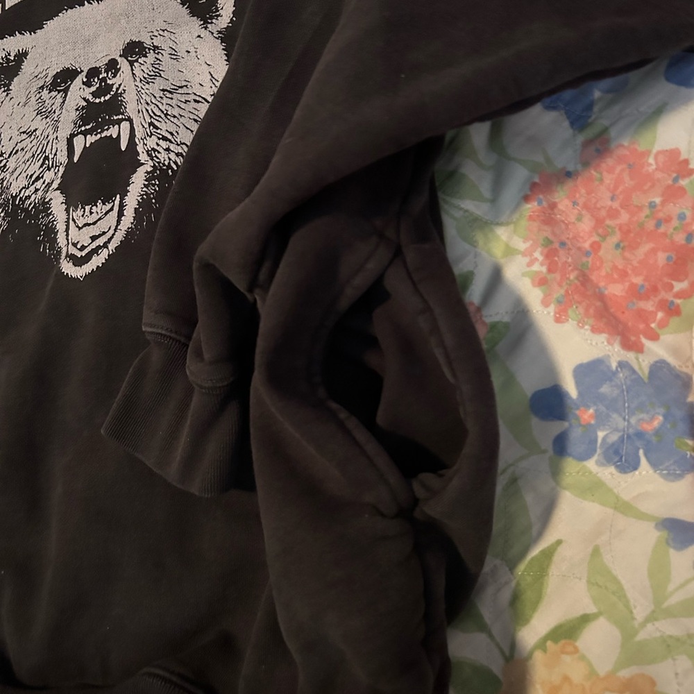 Brandy Melville California Sweatshirt - Picture 2 of 4